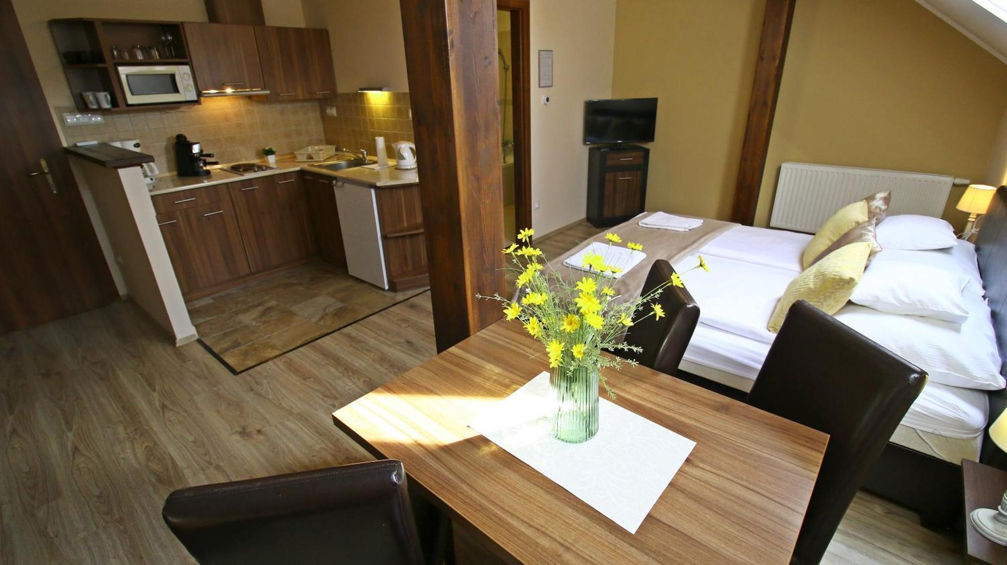 Gelleny Lux Apartman Jula Exterior foto