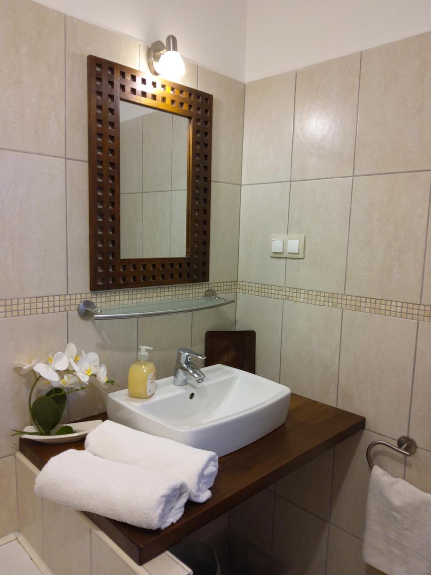 Gelleny Lux Apartman Jula Exterior foto