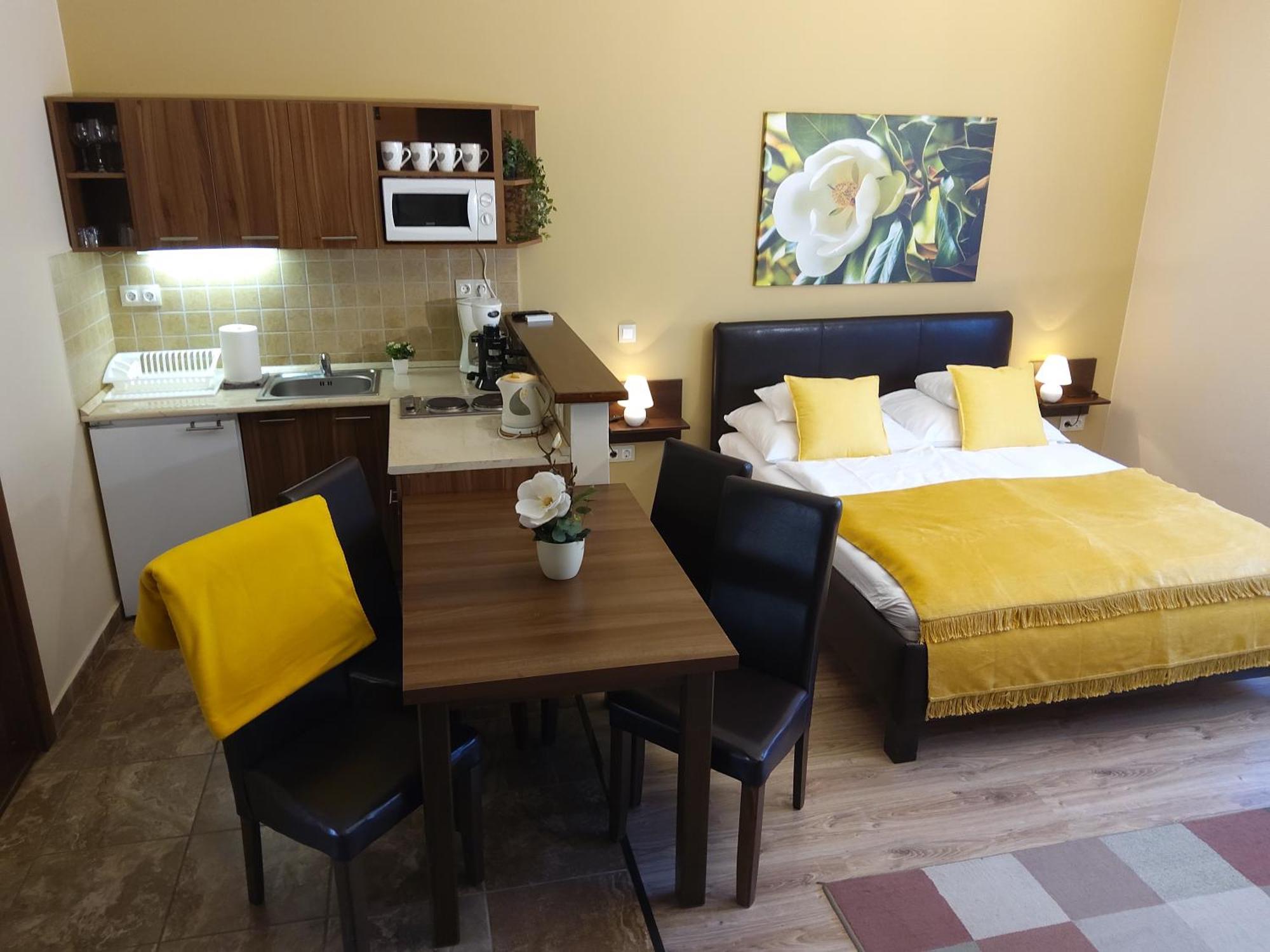 Gelleny Lux Apartman Jula Exterior foto